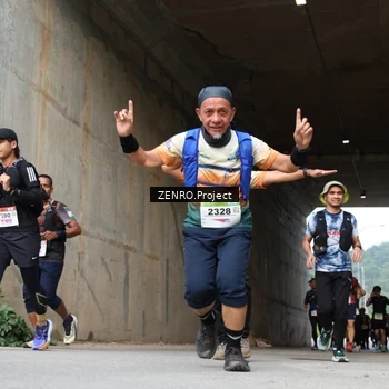 Runner Photo 8916288