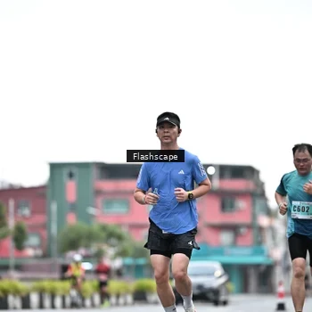 Runner Photo 8916290