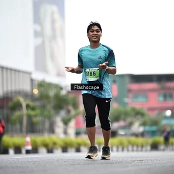 Runner Photo 8916293