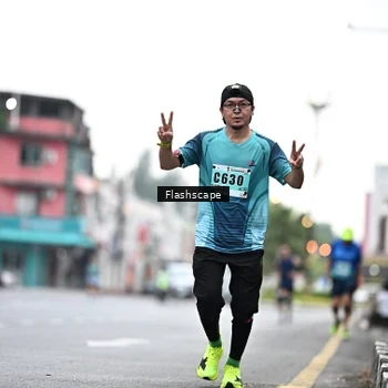 Runner Photo 8916297