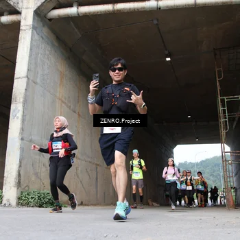Runner Photo 8916343