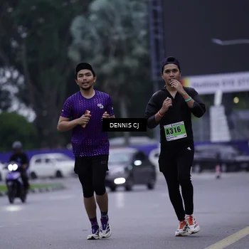 Runner Photo 8916472