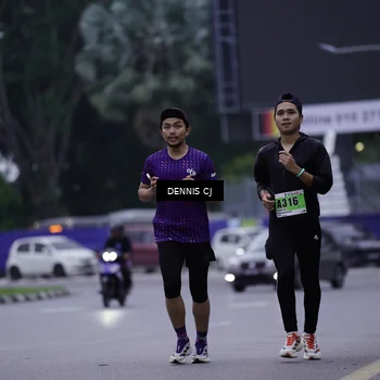 Runner Photo 8916495
