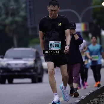 Runner Photo 8916848