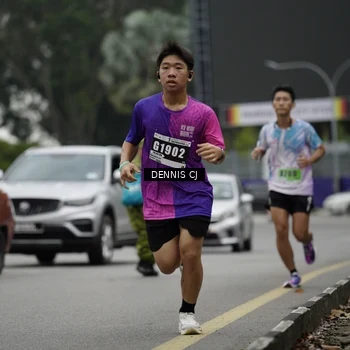 Runner Photo 8918398
