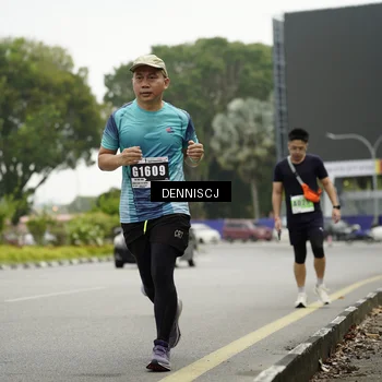 Runner Photo 8921101