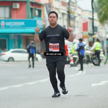 Runner Photo 8921312