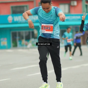 Runner Photo 8922159
