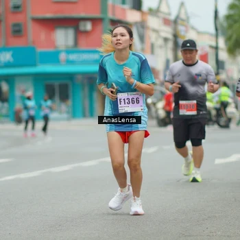 Runner Photo 8923802