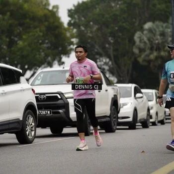 Runner Photo 8925369