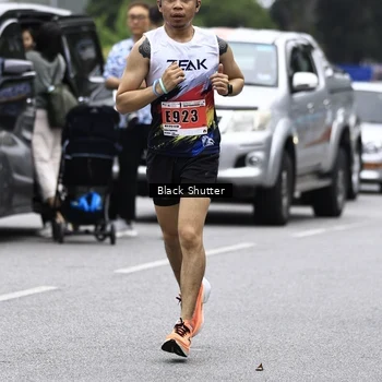 Runner Photo 8925459