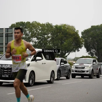 Runner Photo 8927674