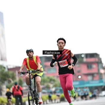 Runner Photo 8928256