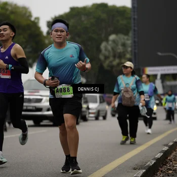 Runner Photo 8930074