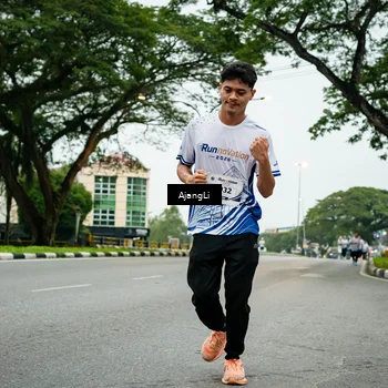 Runner Photo 8933024