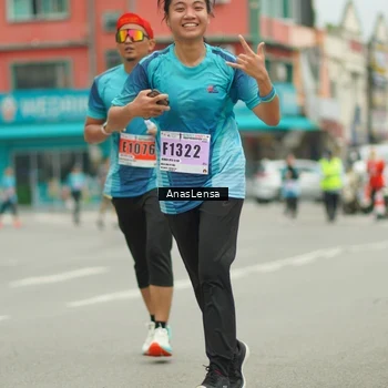 Runner Photo 8934474