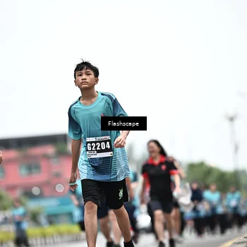 Runner Photo 8934742