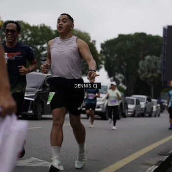 Runner Photo 8936179