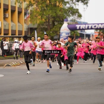 Runner Photo 8937341