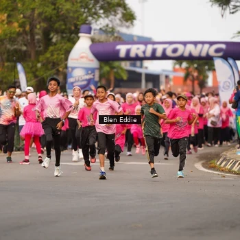 Runner Photo 8937344