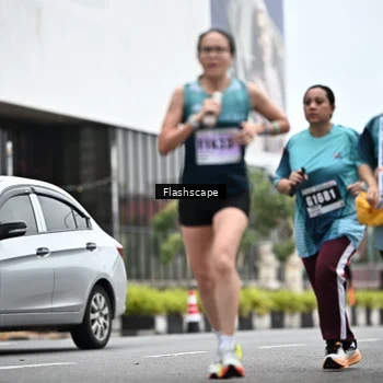Runner Photo 8937381