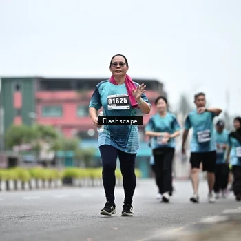 Runner Photo 8937413
