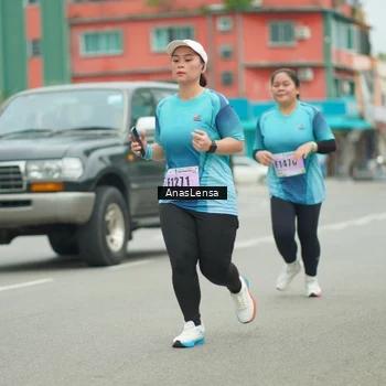 Runner Photo 8937468