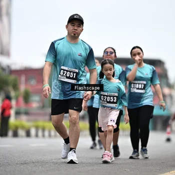 Runner Photo 8938112