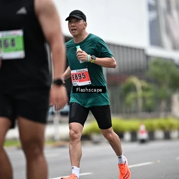 Runner Photo 8939478