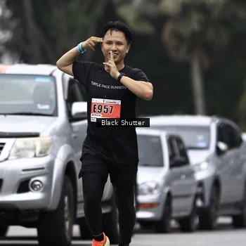 Runner Photo 8940003