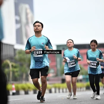 Runner Photo 8940063