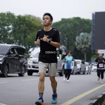 Runner Photo 8943028