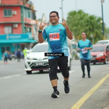 Runner Photo 8943074