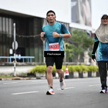 Runner Photo 8943231