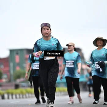 Runner Photo 8943353