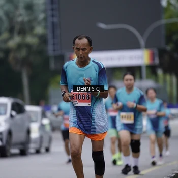 Runner Photo 8943535