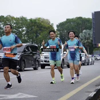 Runner Photo 8943675