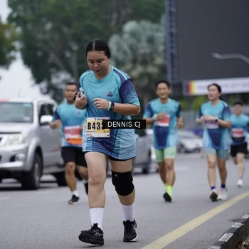 Runner Photo 8943695