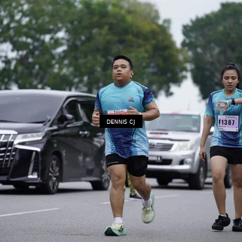 Runner Photo 8943972