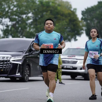 Runner Photo 8944024