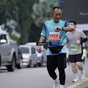 Runner Photo 8944493