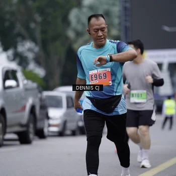 Runner Photo 8944505