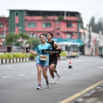 Runner Photo 8945018
