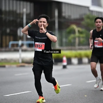 Runner Photo 8945056