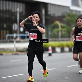 Runner Photo 8945105