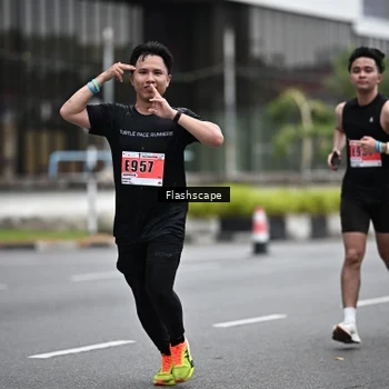 Runner Photo 8945124
