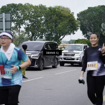 Runner Photo 8945258