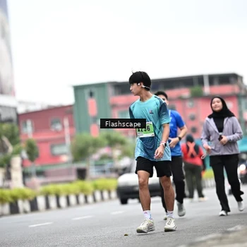 Runner Photo 8945531