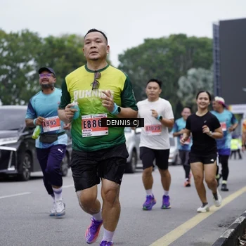 Runner Photo 8945566