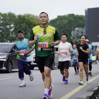 Runner Photo 8945605